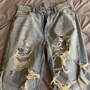 American eagle ripped mom jeans